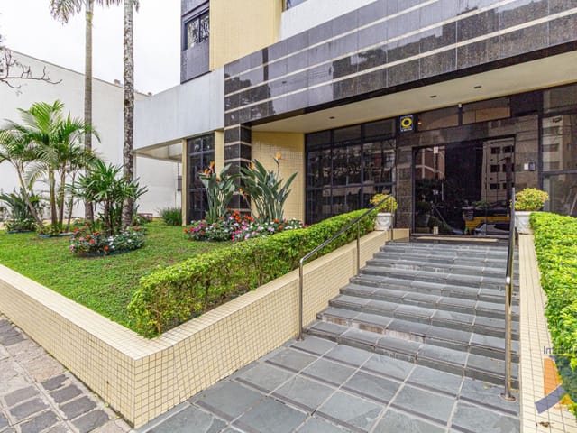 Apartamento 2 quartos e 1 banheiro, para alugar, no bairro Bigorrilho em Curitiba