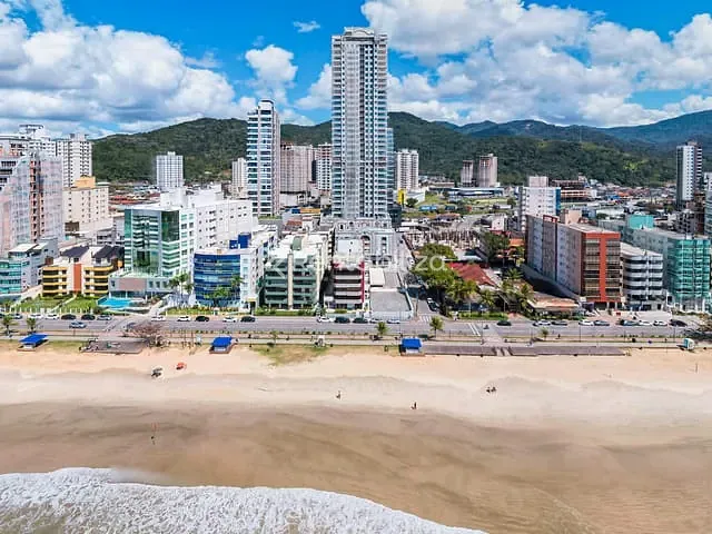Apartamento com 322m² 4 quartos e 5 banheiros, à venda, no bairro Centro em Itapema