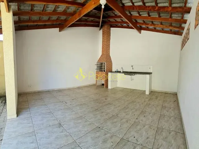 Apartamento 2 quartos e 2 banheiros, à venda, no bairro Jardim Carlota em Pindamonhangaba