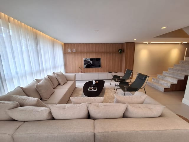 Apartamento com 248m² 2 quartos e 4 banheiros, à venda, no bairro Hugo Lange em Curitiba