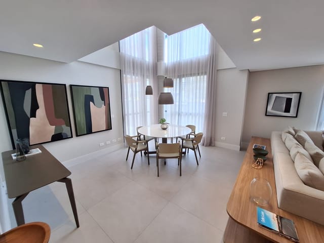 Apartamento com 248m² 2 quartos e 4 banheiros, à venda, no bairro Hugo Lange em Curitiba