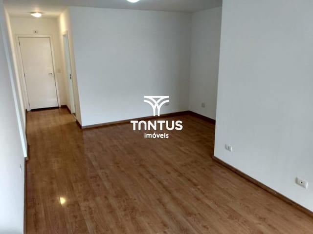 Apartamento 3 quartos e 2 banheiros, para alugar, no bairro Rebouças em Curitiba