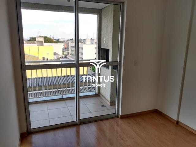 Apartamento 3 quartos e 2 banheiros, para alugar, no bairro Rebouças em Curitiba