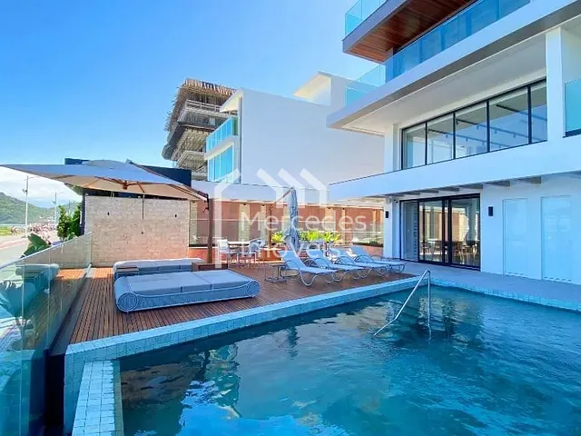 Apartamento com 327m² 4 quartos e 5 banheiros, à venda, no bairro Praia Brava em Itajaí