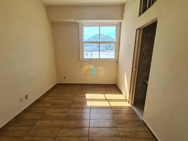 Apartamento com 37m² 1 quarto e 1 banheiro, à venda, no bairro Catete em Rio de Janeiro