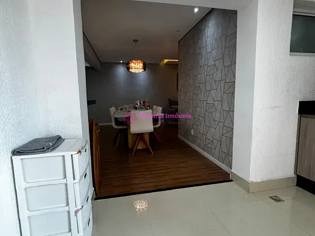 Apartamento 3 quartos e 2 banheiros, à venda, no bairro Vila Scarpelli em Santo André
