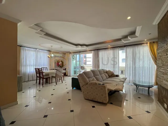 Apartamento 3 quartos e 5 banheiros, à venda, no bairro Pitangueiras em Guarujá