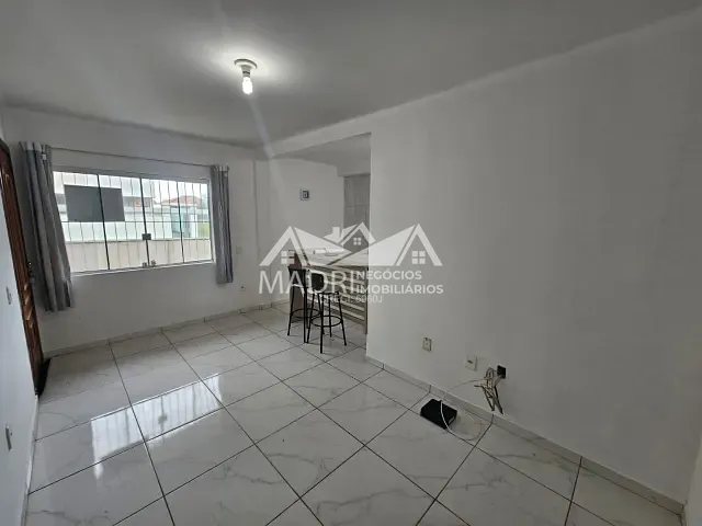 Apartamento 3 quartos e 1 banheiro, para alugar, no bairro Caminho Novo em Palhoça