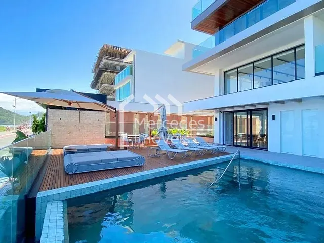 Apartamento com 327m² 4 quartos e 5 banheiros, à venda, no bairro Praia Brava em Itajaí