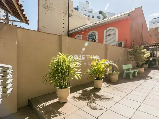 Apartamento com 196m² 3 quartos e 1 banheiro, à venda, no bairro Independência em Porto Alegre