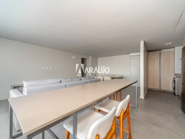 Apartamento 3 quartos e 4 banheiros, para alugar, no bairro Centro em Itajaí
