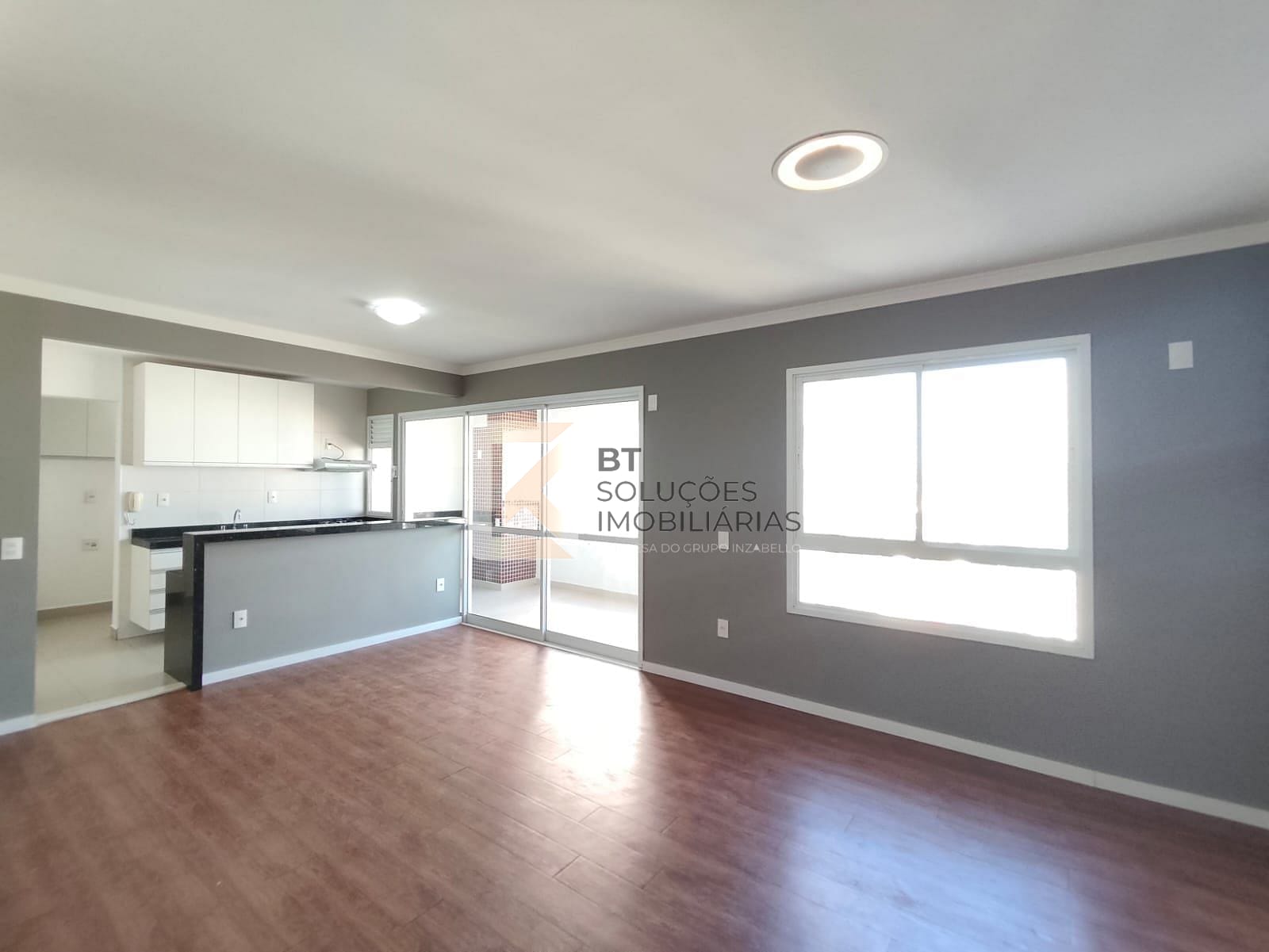 Apartamento para alugar com 3 quartos, 98m² - Foto 2