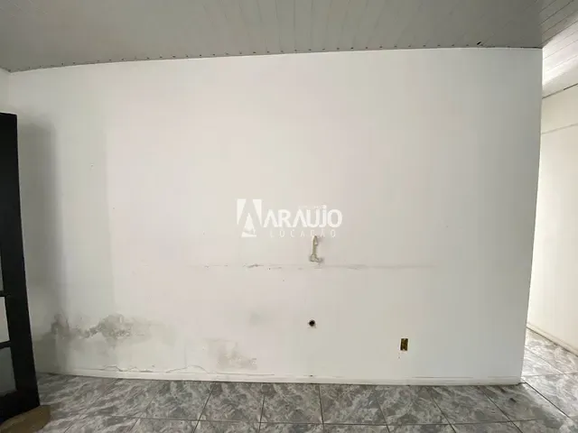 Apartamento 3 quartos e 1 banheiro, para alugar, no bairro Centro em Itajaí