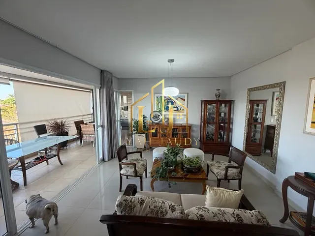 Apartamento com 206m² 3 quartos e 4 banheiros, à venda, no bairro Quilombo em Cuiabá
