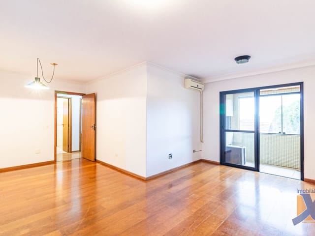 Apartamento 3 quartos e 1 banheiro, para alugar, no bairro São Francisco em Curitiba