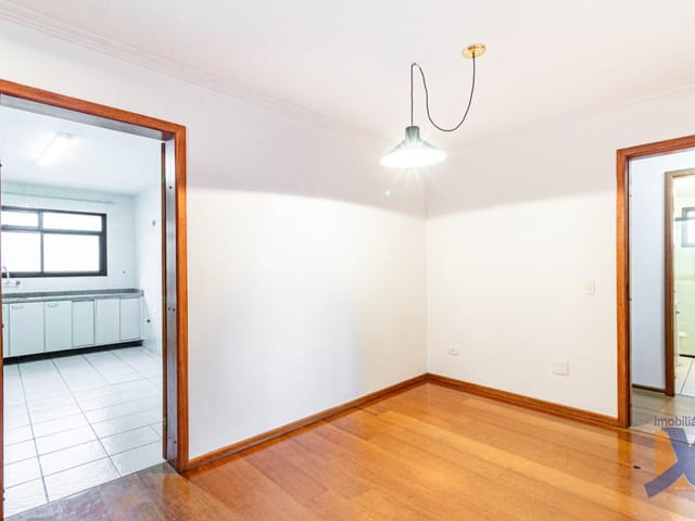 Apartamento 3 quartos e 1 banheiro, para alugar, no bairro São Francisco em Curitiba