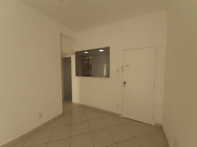 Foto do Apartamento - O SEU REFÚGIO 2 QUARTOS NA BARATA RIBEIRO | Totalmente Claro, Arejado e C/ Dependência . | GrupoApi