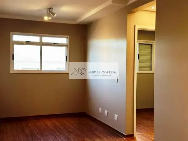 Apartamento 2 quartos e 1 banheiro, à venda, no bairro Leonor em Londrina