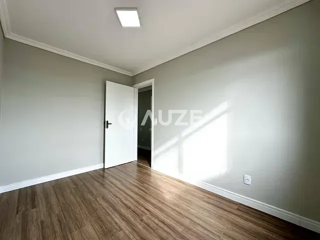 Apartamento com 52m² 2 quartos e 1 banheiro, à venda, no bairro Ipê em São José dos Pinhais