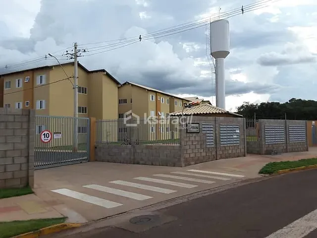 Apartamento 2 quartos e 1 banheiro, para alugar, no bairro Parque Residencial Rita Vieira em Campo Grande