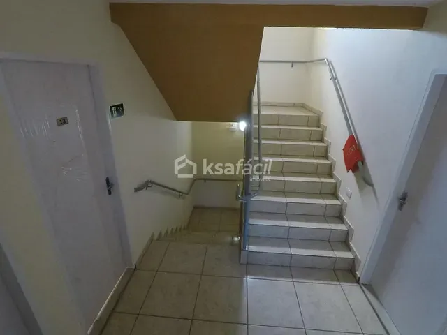 Apartamento 2 quartos e 1 banheiro, para alugar, no bairro Parque Residencial Rita Vieira em Campo Grande