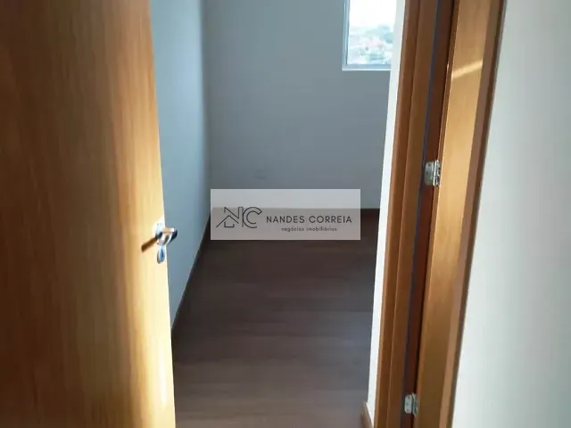 Apartamento 2 quartos e 2 banheiros, à venda, no bairro Parque Jamaica em Londrina