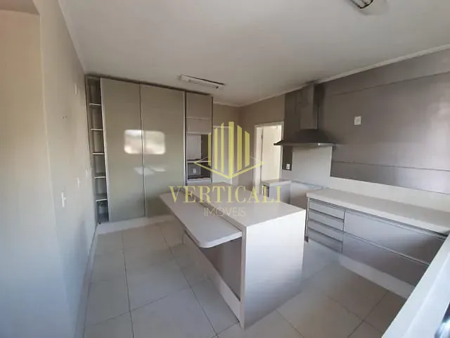 Apartamento com 235m² 4 quartos e 5 banheiros, à venda, no bairro Centro-Sul em Cuiabá
