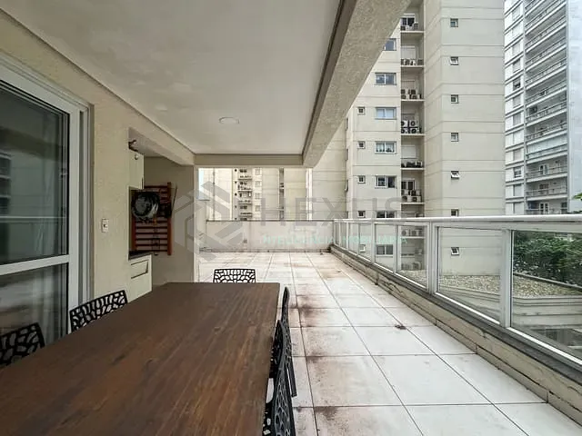 Apartamento 3 quartos e 2 banheiros, à venda, no bairro Pitangueiras em Guarujá