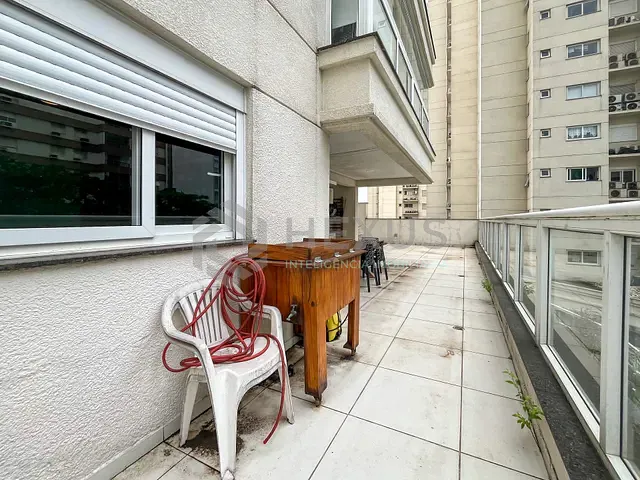 Apartamento 3 quartos e 2 banheiros, à venda, no bairro Pitangueiras em Guarujá