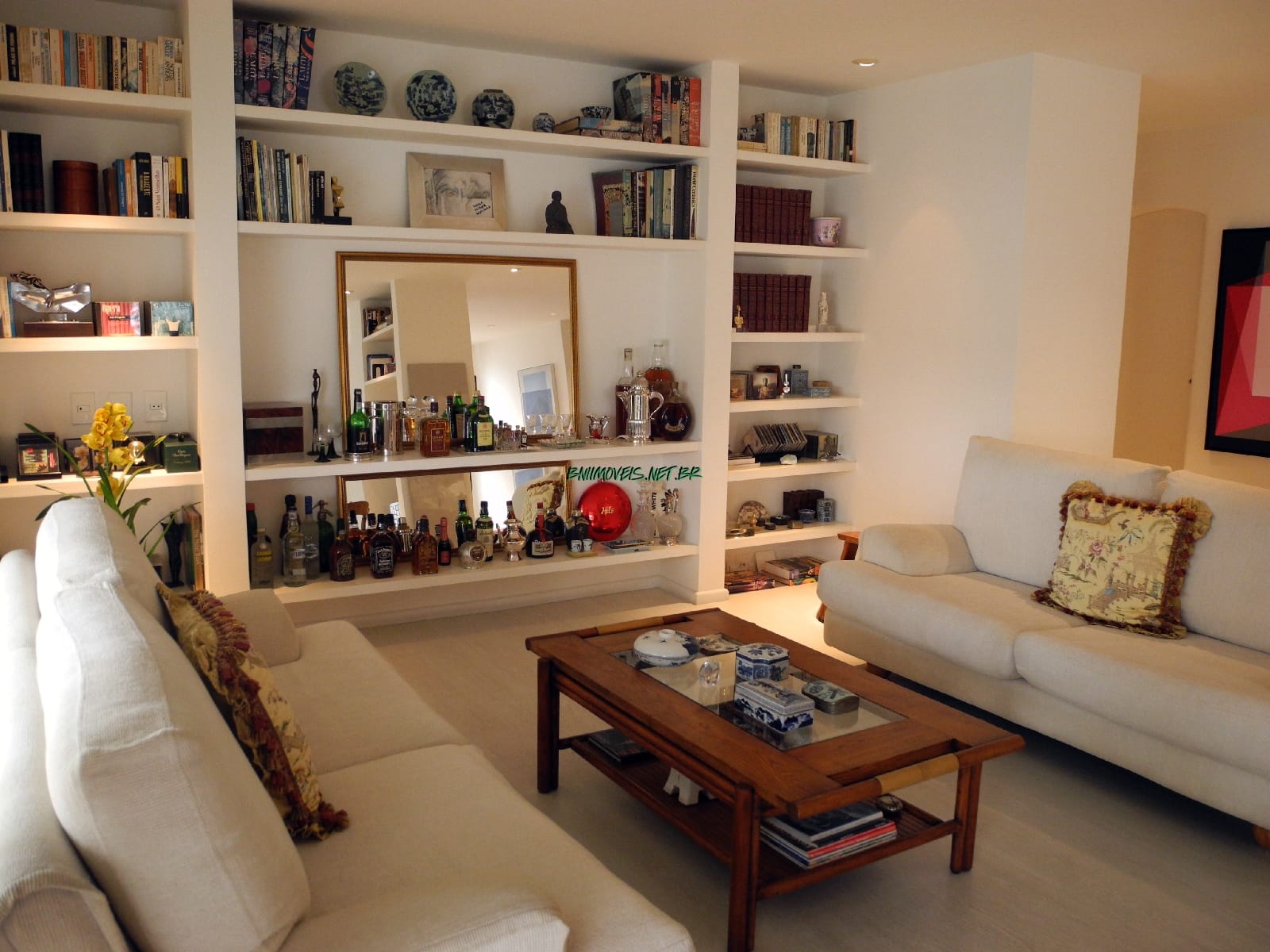 Apartamento à venda com 3 quartos, 196m² - Foto 2
