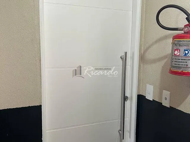 Apartamento 2 quartos e 1 banheiro, à venda, no bairro Jardim Aeroporto em Arapongas