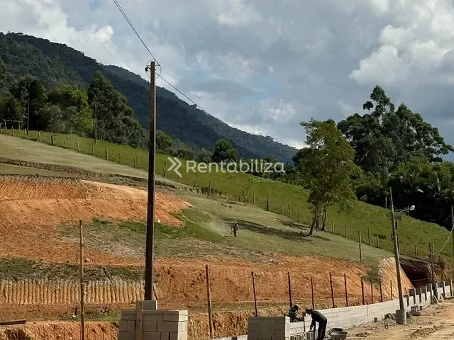 Terreno com 1600m², à venda, no bairro Intinga em Tijucas