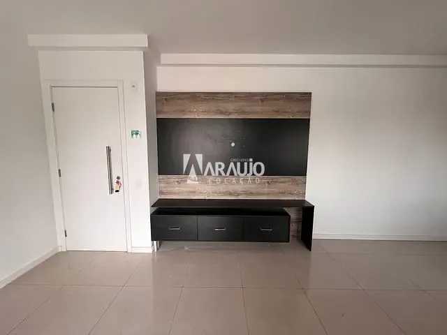 Apartamento 3 quartos e 1 banheiro, para alugar, no bairro Centro em Itajaí