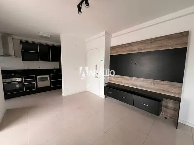 Apartamento 3 quartos e 1 banheiro, para alugar, no bairro Centro em Itajaí