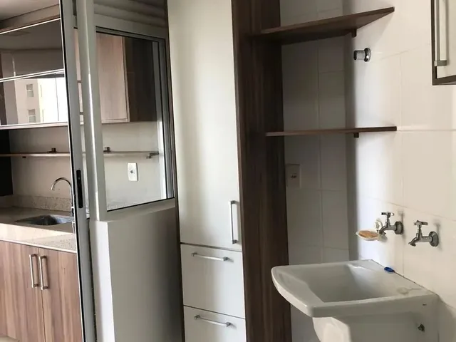 Apartamento com 10m² 3 quartos e 2 banheiros, para alugar, no bairro Gleba Fazenda Palhano em Londrina