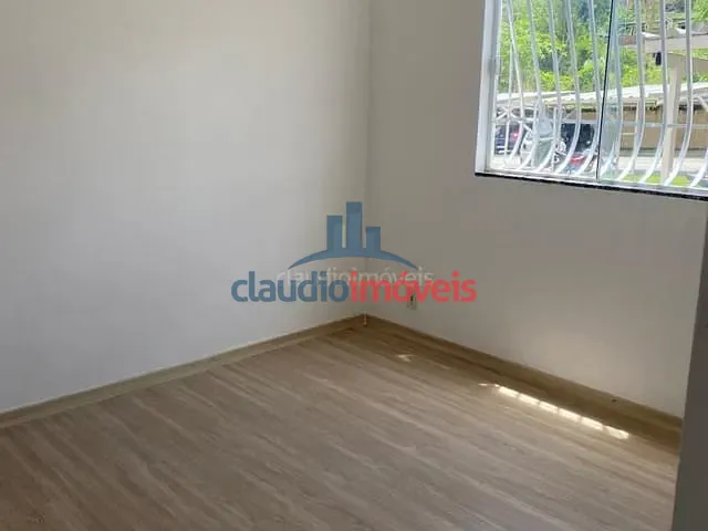Apartamento 2 quartos e 1 banheiro, à venda, no bairro Colônia Santo Antônio em Barra Mansa