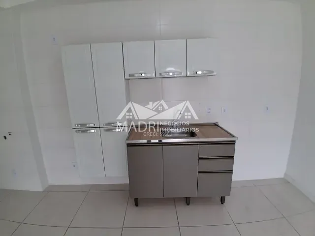 Apartamento 2 quartos e 1 banheiro, para alugar, no bairro São Sebastião em Palhoça