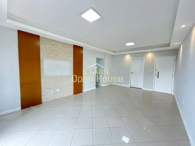 Apartamento com 125m² 4 quartos e 3 banheiros, à venda, no bairro Sessenta em Volta Redonda