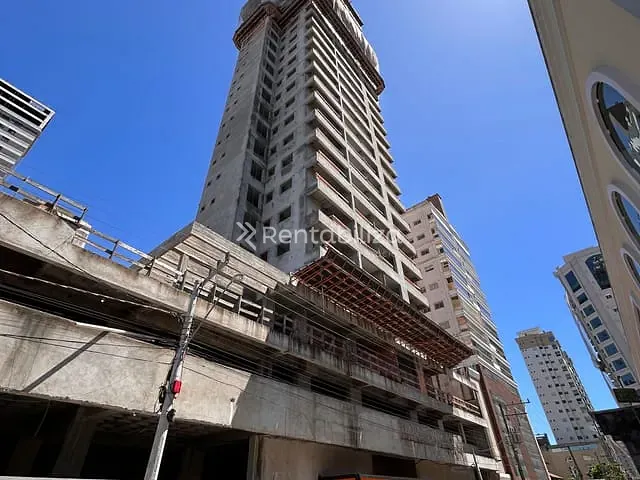 Apartamento com 115m² 3 quartos e 3 banheiros, à venda, no bairro Meia Praia em Itapema