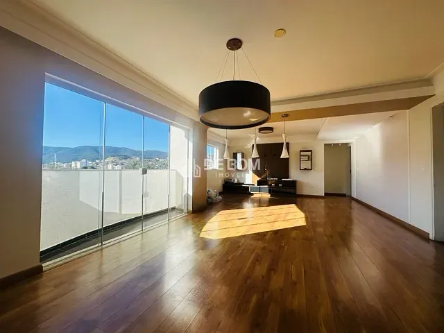 Apartamento com 246m² 3 quartos e 4 banheiros, para alugar, no bairro Jardim Quisisana em Poços de Caldas
