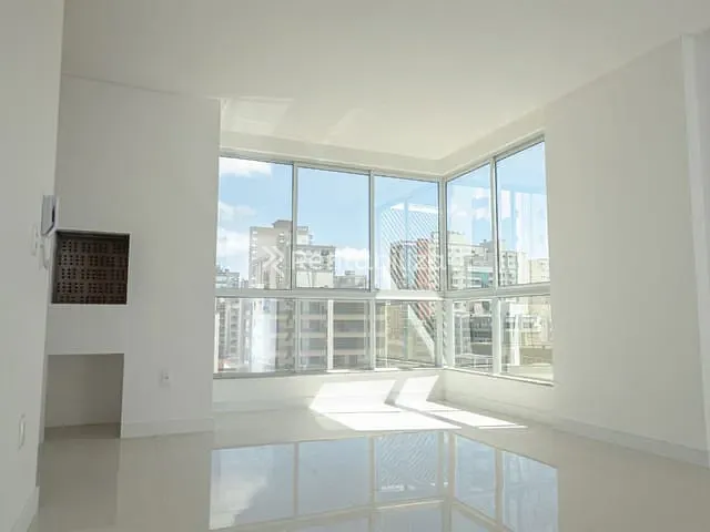 Apartamento com 180m² 3 quartos e 3 banheiros, à venda, no bairro Meia Praia em Itapema