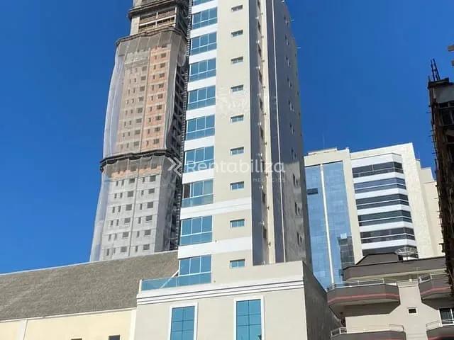 Apartamento com 180m² 3 quartos e 3 banheiros, à venda, no bairro Meia Praia em Itapema