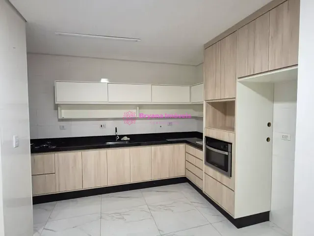 Apartamento 3 quartos e 2 banheiros, à venda, no bairro Vila Gilda em Santo André