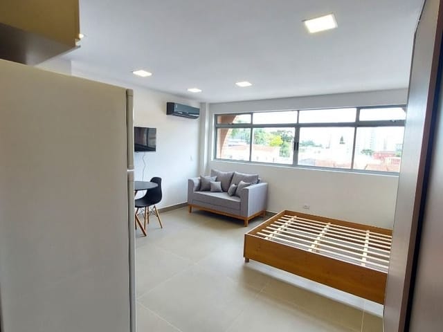 Apartamento 1 quarto e 1 banheiro, para alugar, no bairro Centro Cívico em Curitiba
