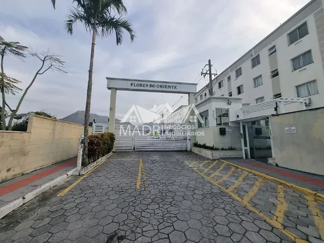 Apartamento 2 quartos e 1 banheiro, à venda, no bairro Aririú em Palhoça