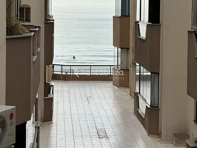 Apartamento com 181m² 3 quartos e 2 banheiros, à venda, no bairro Meia Praia em Itapema