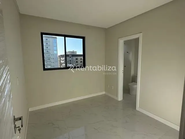 Apartamento 3 quartos e 1 banheiro, à venda, no bairro Meia Praia em Itapema