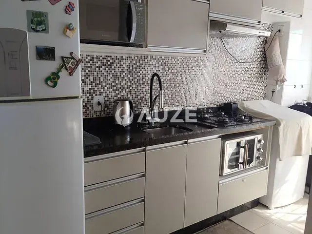 Apartamento com 54m² 2 quartos e 1 banheiro, à venda, no bairro Pinheirinho em Curitiba