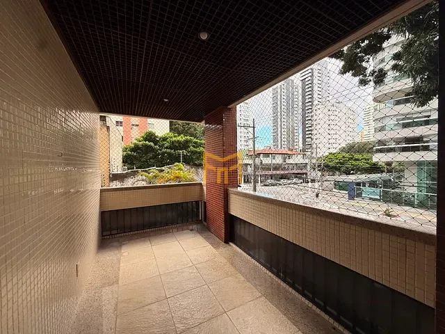 Apartamento 4 quartos e 5 banheiros, à venda, no bairro Batista Campos em Belém