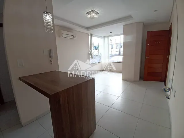Apartamento 2 quartos e 2 banheiros, para alugar, no bairro Nova Palhoça em Palhoça